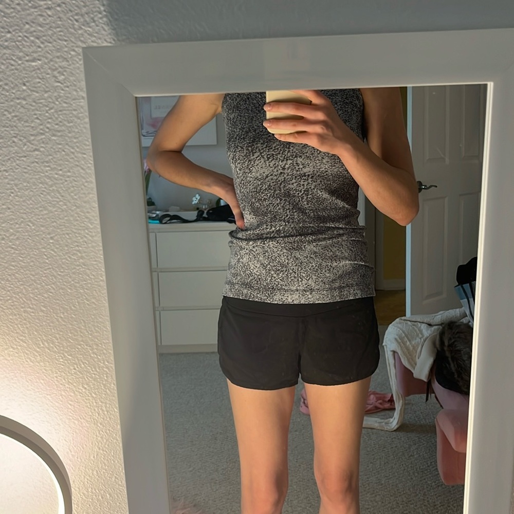 Size 4 Lululemon Speed Up 2.5” Shorts